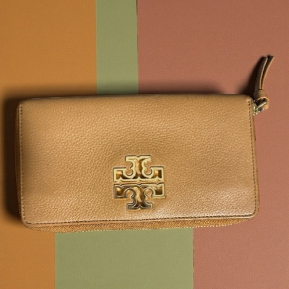 Tory Burch Handbags - Tory Burch Pebbled Leather Zip Wallet